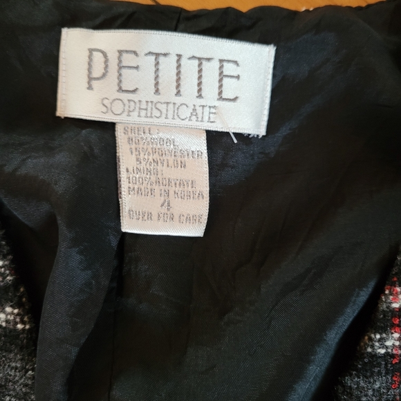 Vest - Picture 2 of 2